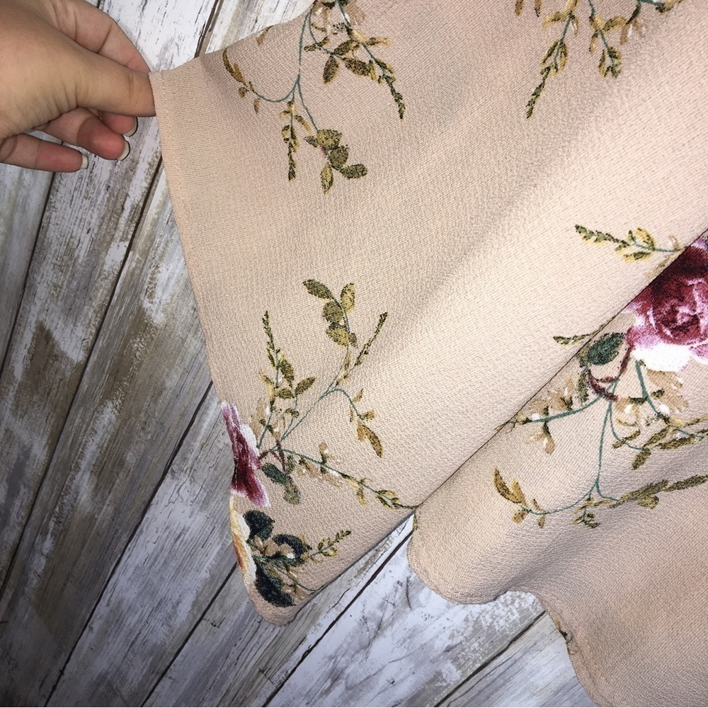 Entro Beige Floral Bell Sleeve Blouse - Picture 3 of 6